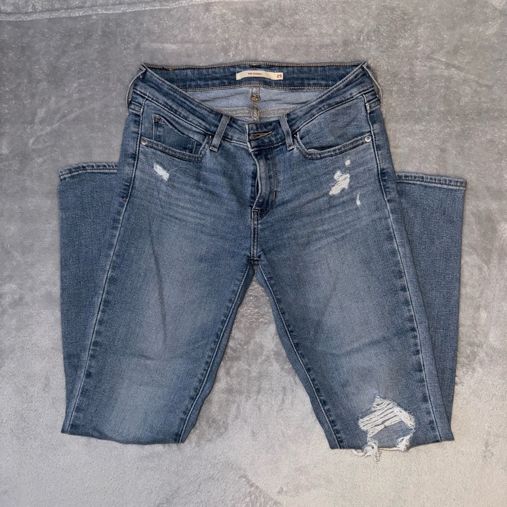 Levi’s Mid-Rise Skinny Jeans